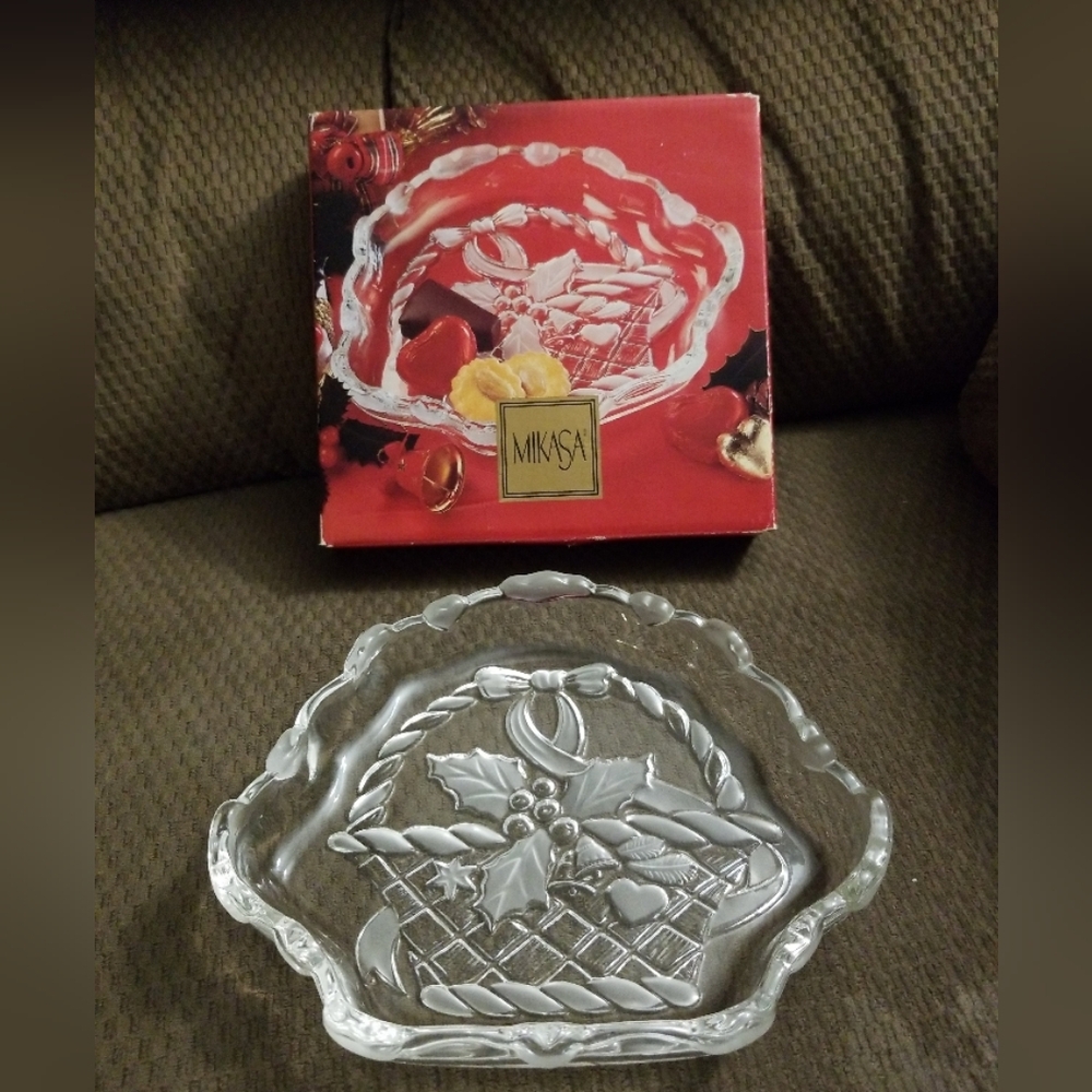 Mikasa Clear Glass Holiday Candy Dish
